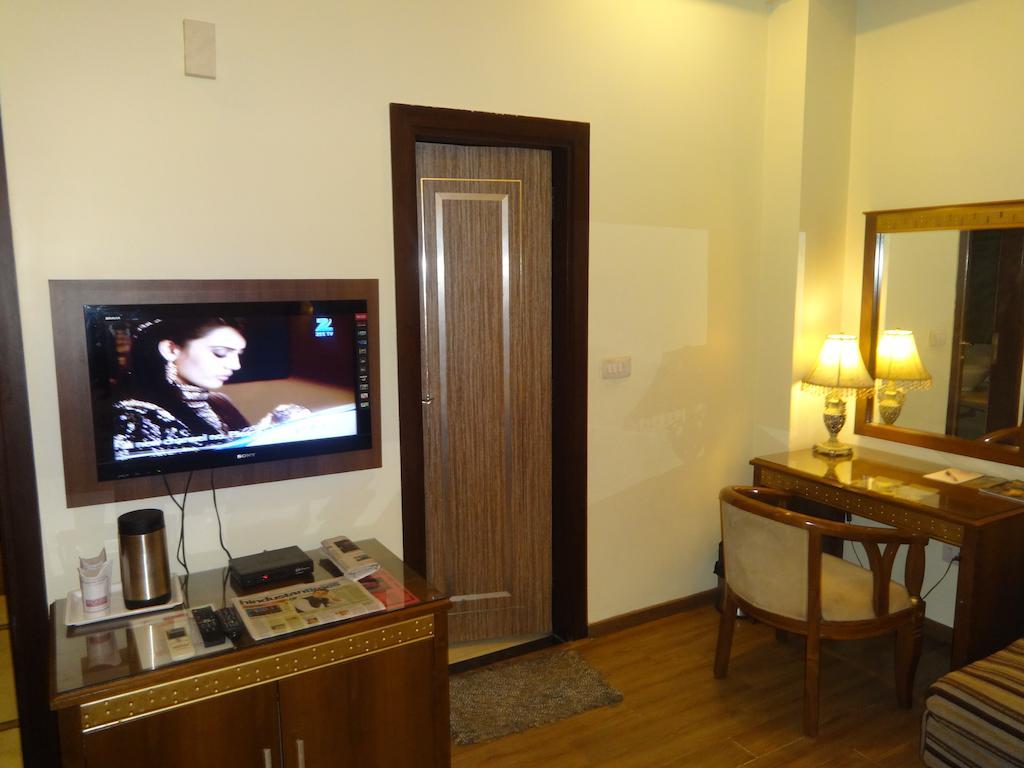 Hotel Picasso Paschim Vihar Delhi - Couple Friendly Local Ids Accepted Rom bilde