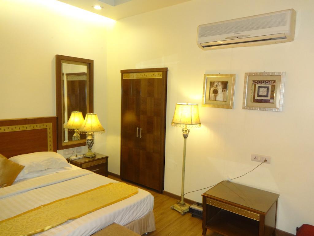 Hotel Picasso Paschim Vihar Delhi - Couple Friendly Local Ids Accepted Eksteriør bilde
