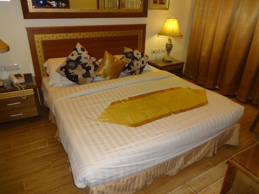 Hotel Picasso Paschim Vihar Delhi - Couple Friendly Local Ids Accepted Rom bilde