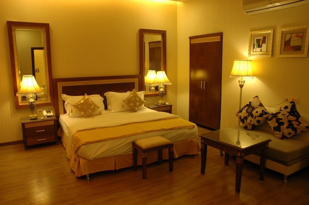 Hotel Picasso Paschim Vihar Delhi - Couple Friendly Local Ids Accepted Rom bilde