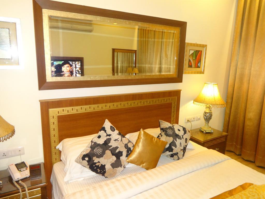 Hotel Picasso Paschim Vihar Delhi - Couple Friendly Local Ids Accepted Rom bilde